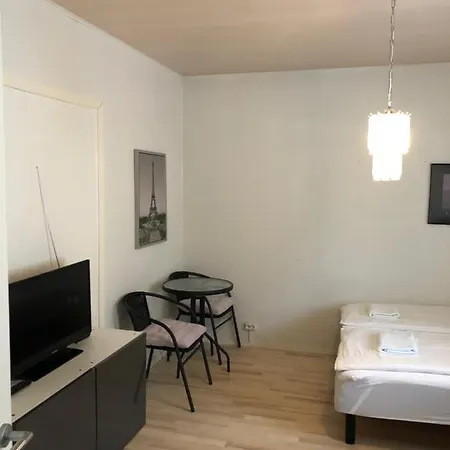 18m2 Shared Twin In A Villa/ Centrum Turku