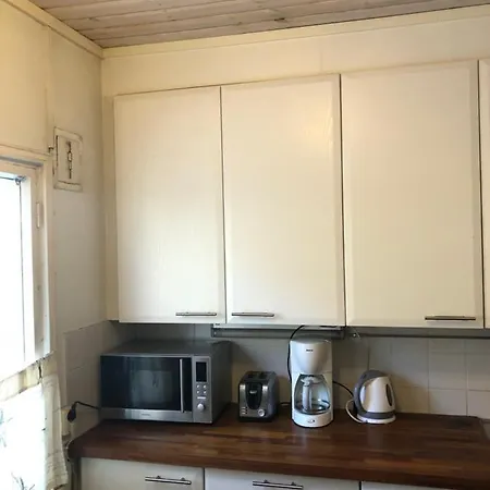 18m2 Shared Twin In A Villa/ Centrum