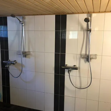 18m2 Shared Twin In A Villa/ Centrum